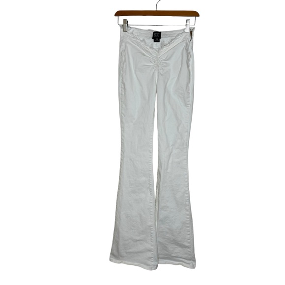 Urban Outfitters BDG Ruched V-Front Front Low Rise Flared Jeans White Womens 25 - Picture 4 of 15
